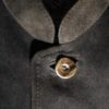 chaqueta de piel de edelweiss con detalle de cuello de oficial